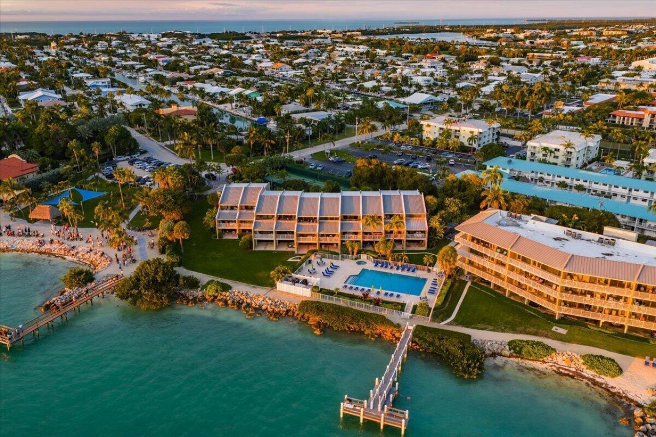 1133 W Ocean Drive, Unit 7, Key Colony, FL 33051 Photo