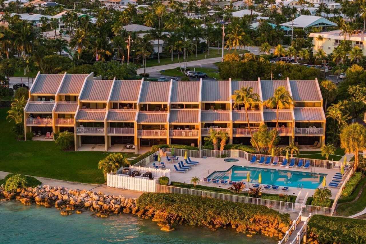 1133 W Ocean Drive, Unit 7, Key Colony, FL 33051 Photo