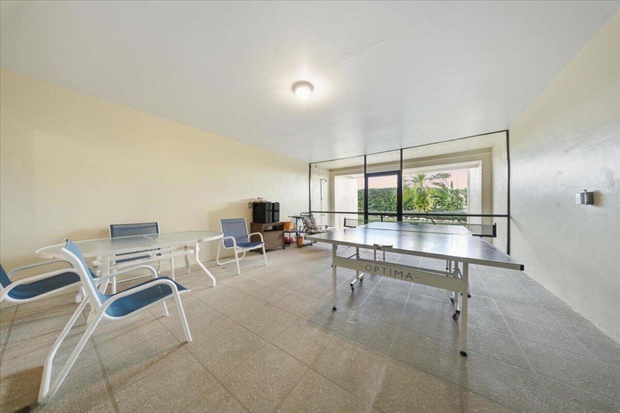 1133 W Ocean Drive, Unit 7, Key Colony, FL 33051 Photo