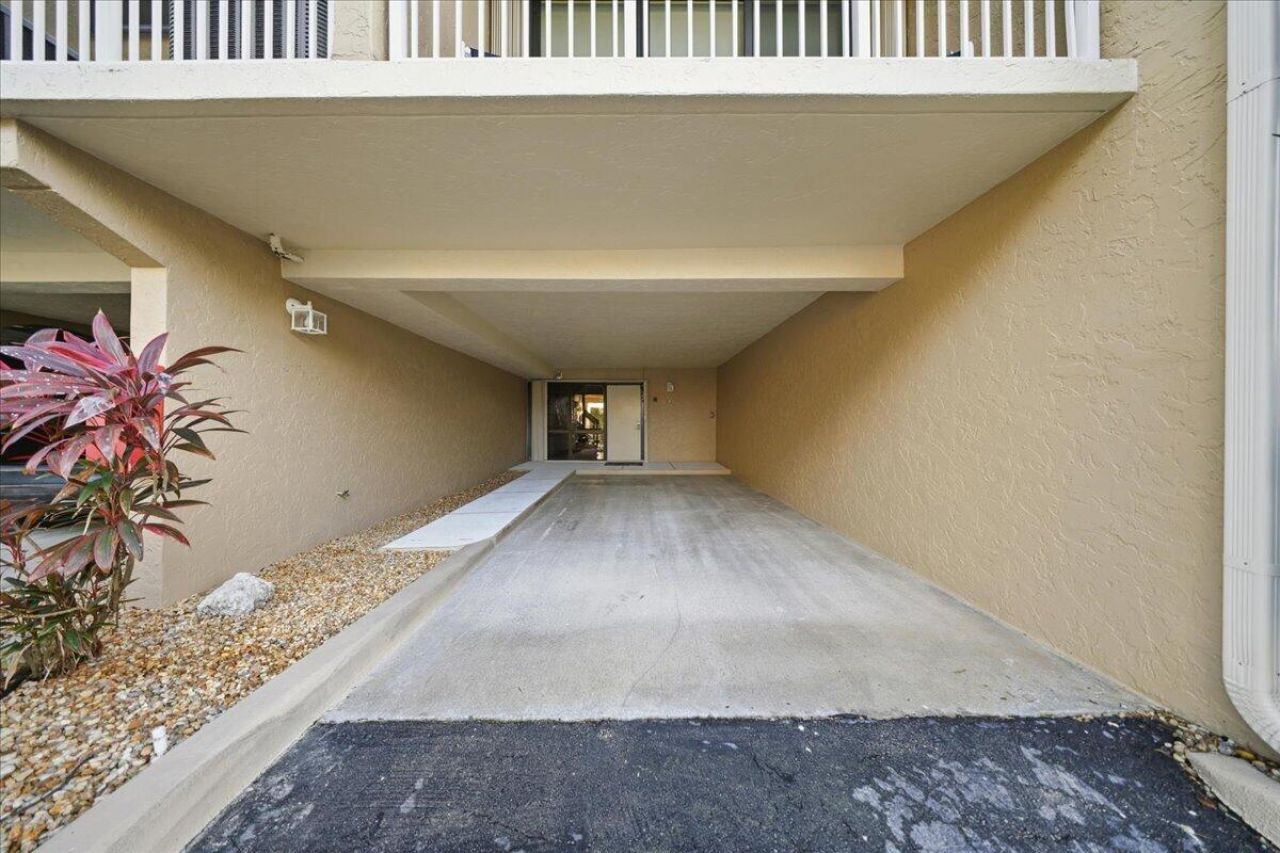 1133 W Ocean Drive, Unit 7, Key Colony, FL 33051 Photo