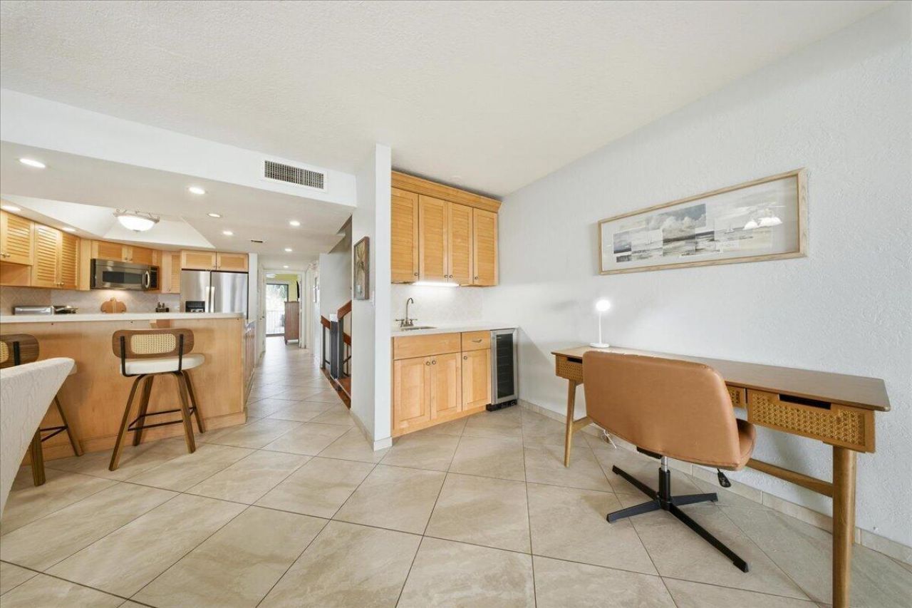 1133 W Ocean Drive, Unit 7, Key Colony, FL 33051 Photo