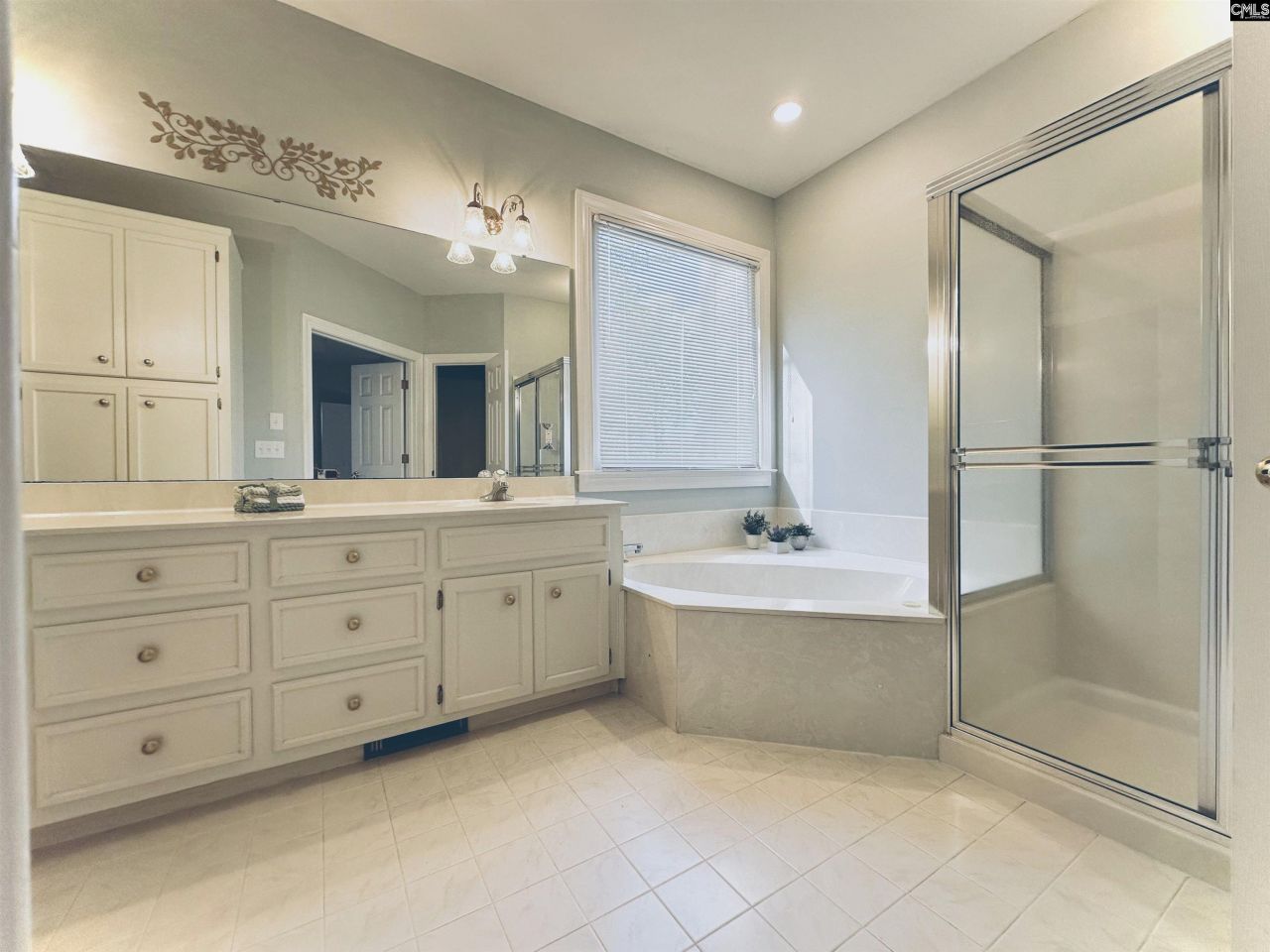 212 Misty Oaks Court Photo 18