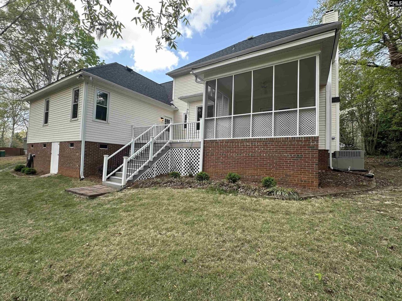 212 Misty Oaks Court Photo 4