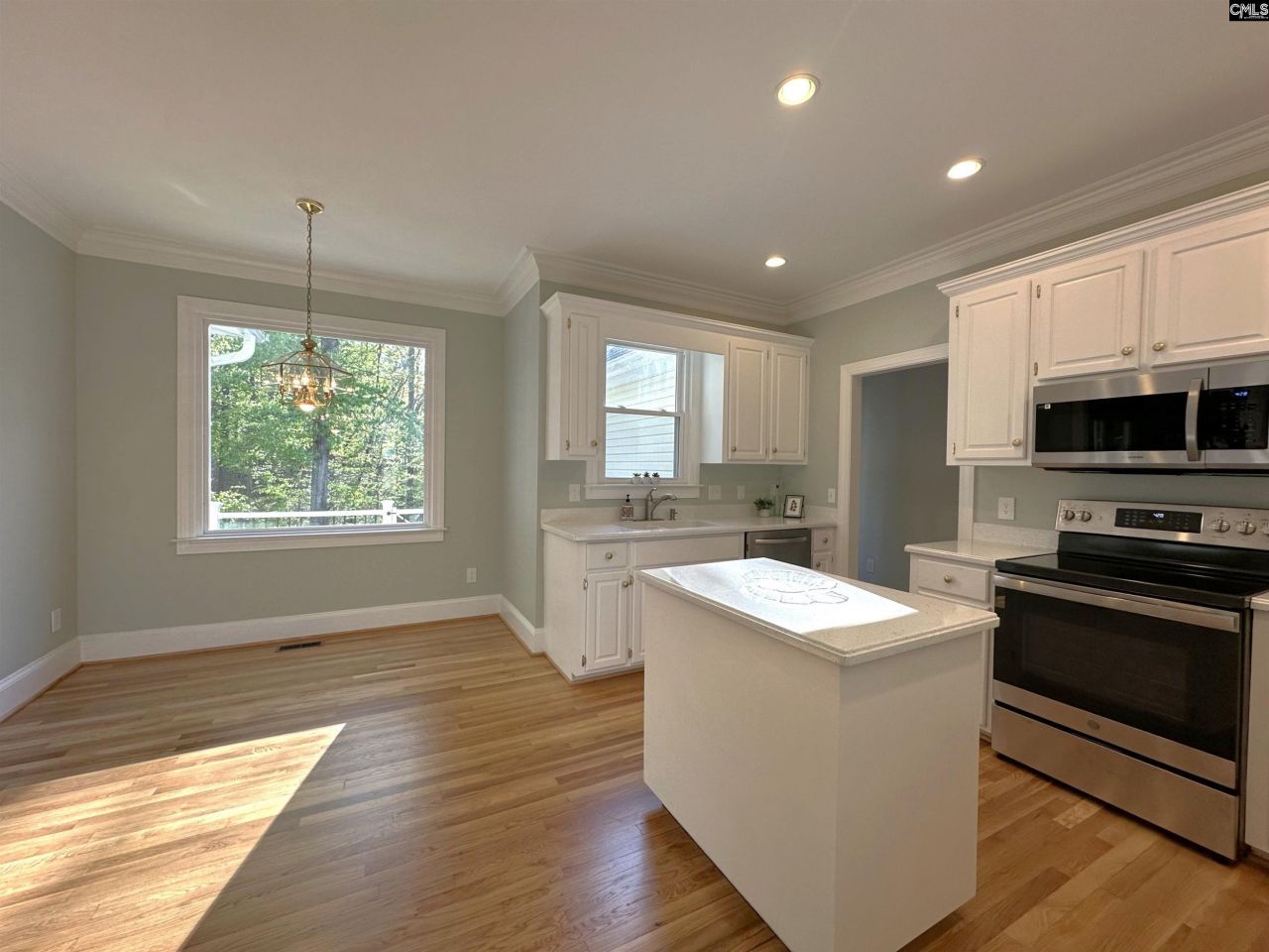 212 Misty Oaks Court Photo 9