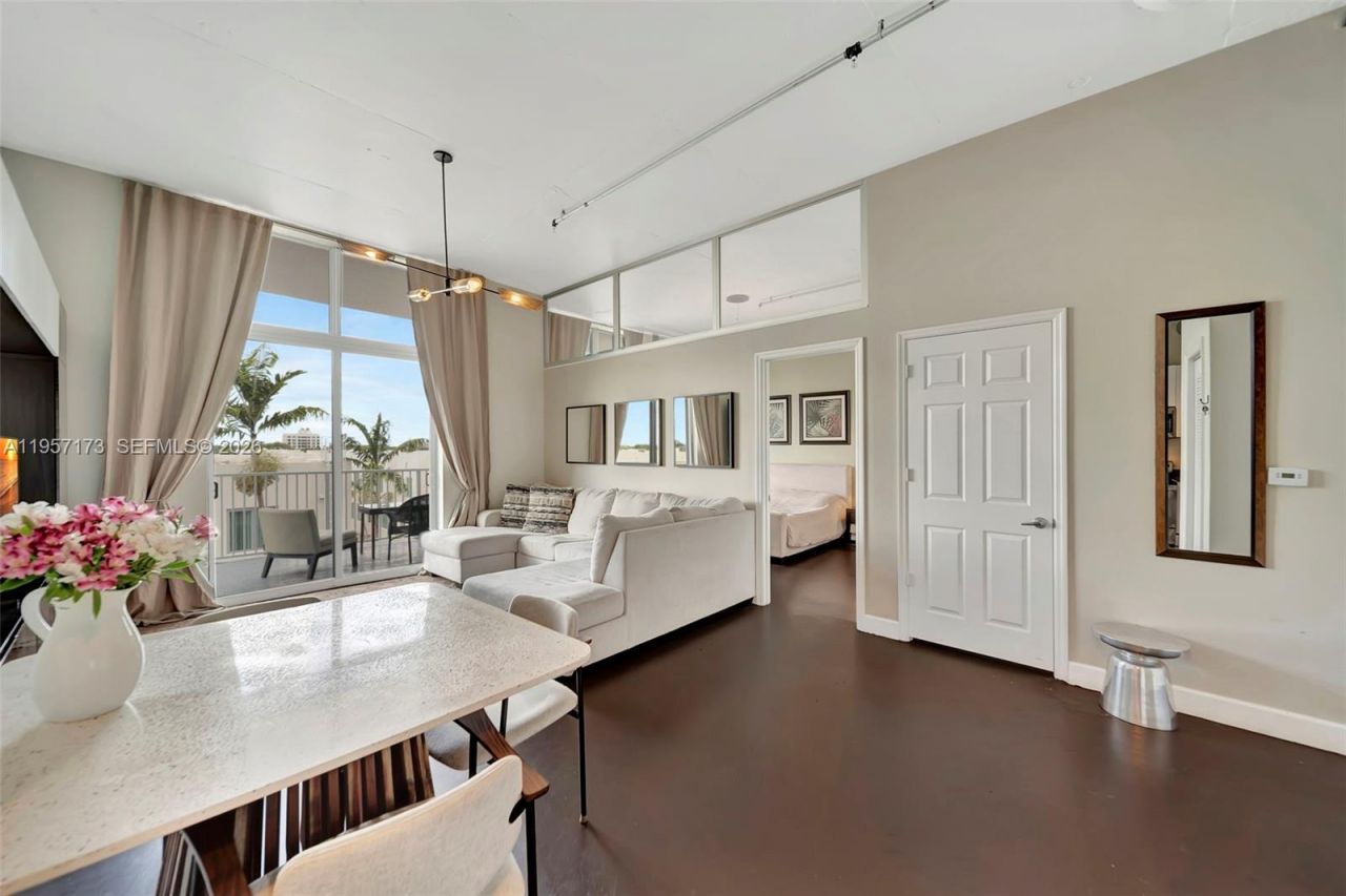 2100 Van Buren St , Unit 421, Hollywood, FL 33020 Photo