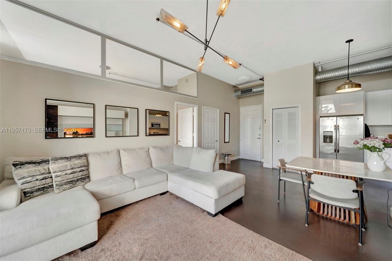 2100 Van Buren St , Unit 421, Hollywood, FL 33020 Photo