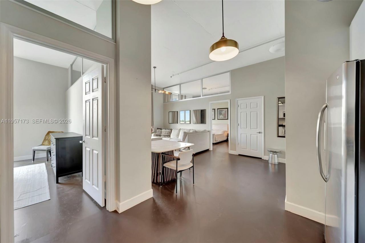 2100 Van Buren St , Unit 421, Hollywood, FL 33020 Photo