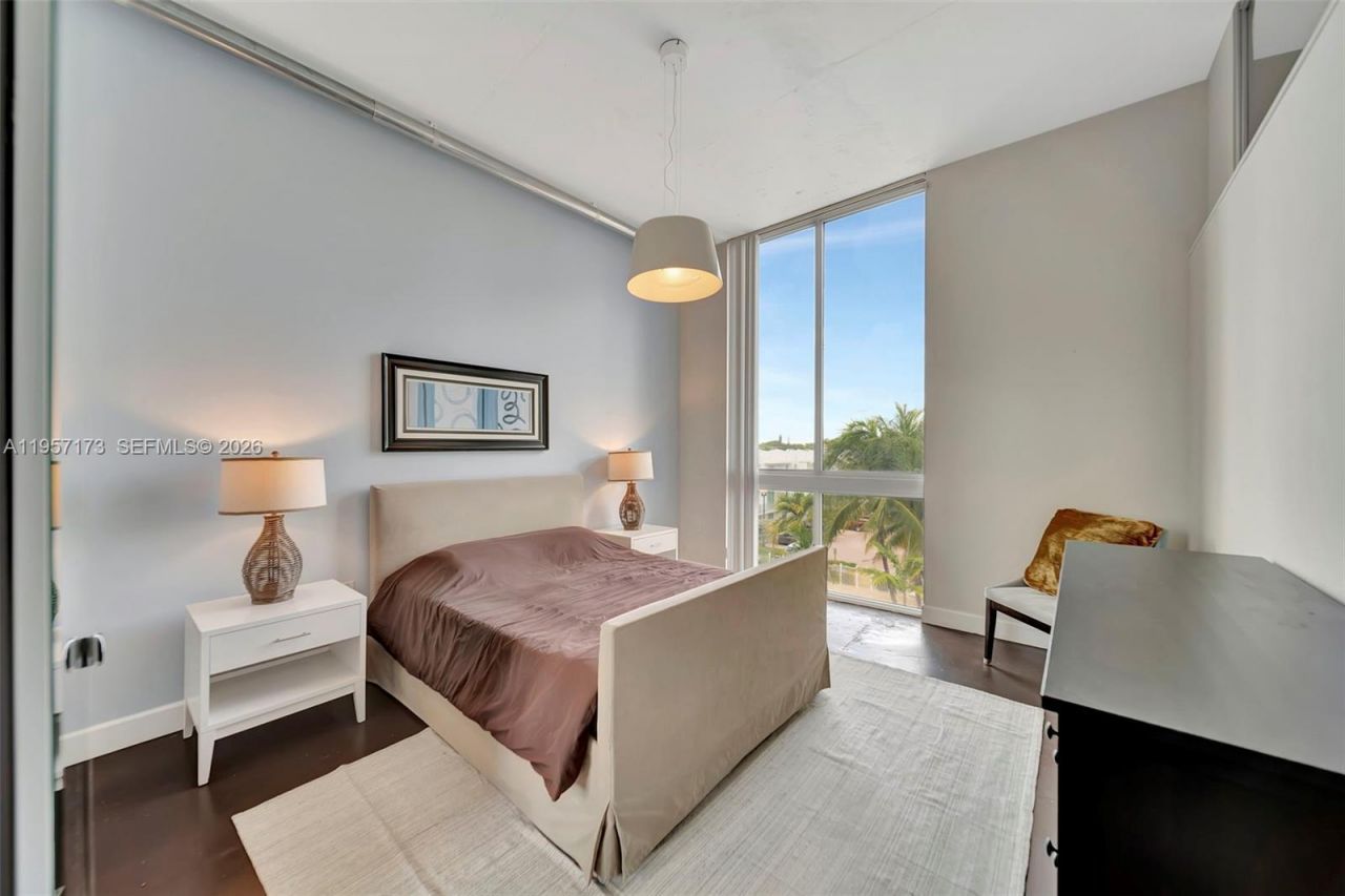 2100 Van Buren St , Unit 421, Hollywood, FL 33020 Photo