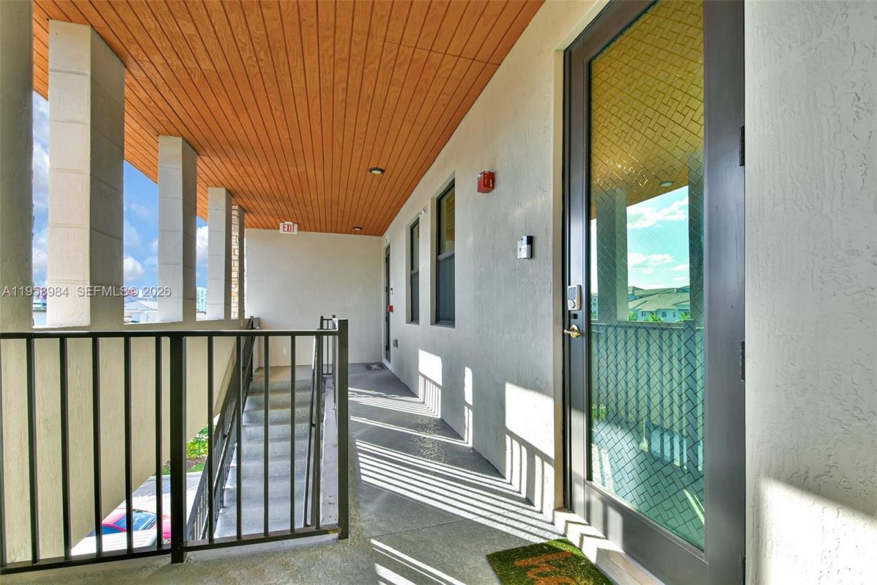 7865 NW 104th Ave, Unit 32, Doral, FL 33178 Photo