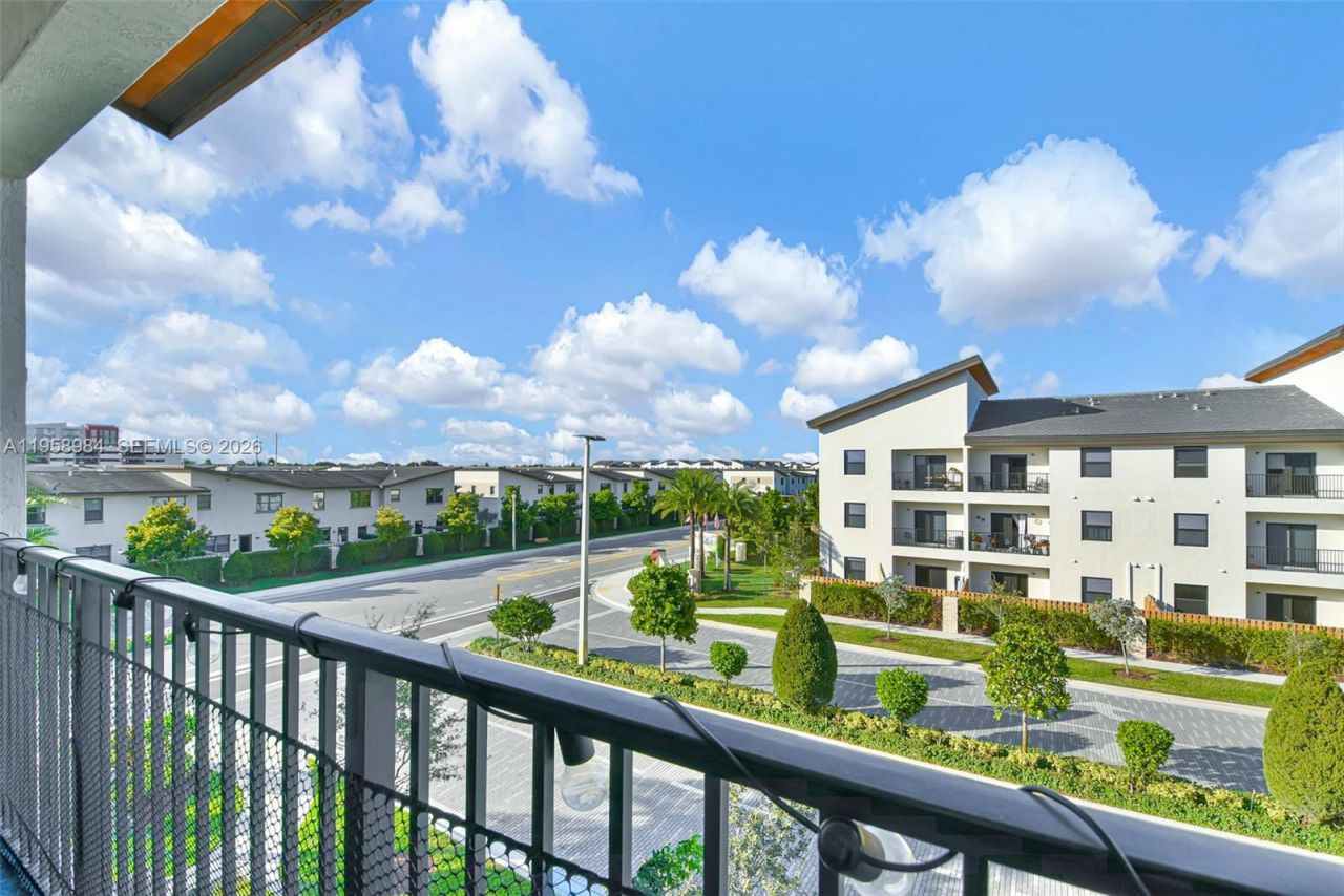 7865 NW 104th Ave, Unit 32, Doral, FL 33178 Photo