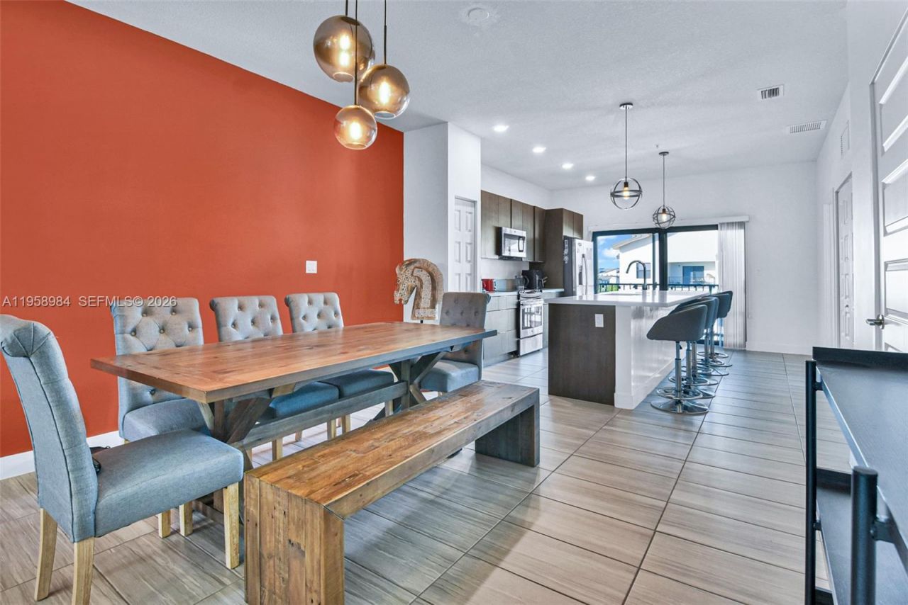 7865 NW 104th Ave, Unit 32, Doral, FL 33178 Photo