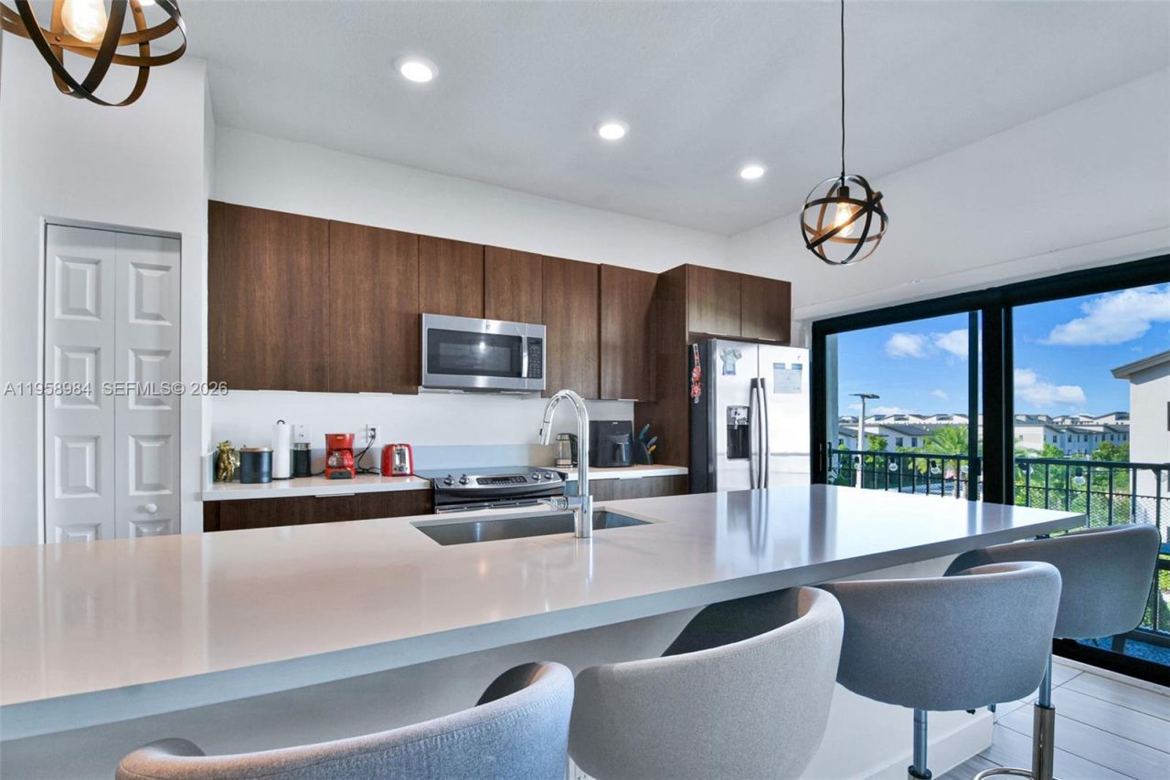 7865 NW 104th Ave, Unit 32, Doral, FL 33178 Photo