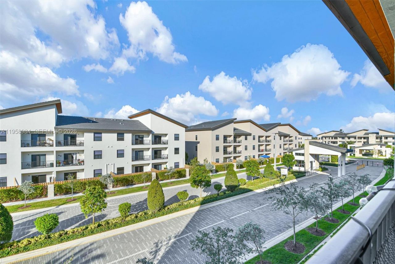 7865 NW 104th Ave, Unit 32, Doral, FL 33178 Photo