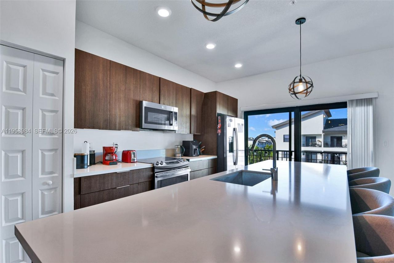 7865 NW 104th Ave, Unit 32, Doral, FL 33178 Photo