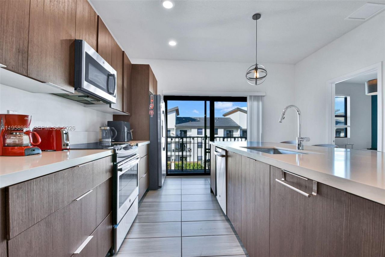 7865 NW 104th Ave, Unit 32, Doral, FL 33178 Photo