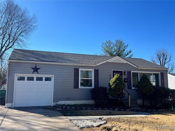 1030 Addison, St Louis, MO 63137