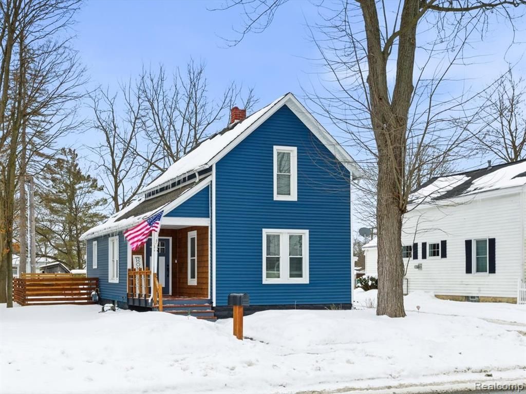 1207 Clinton Avenue, Saint Clair, MI 48079 Main Photo