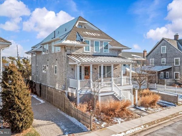 683 LAKE AVENUE, BAY HEAD, NJ 08742