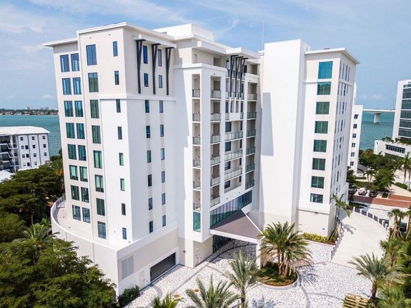 325 GOLDEN GATE POINT, Unit 701, SARASOTA, FL 34236