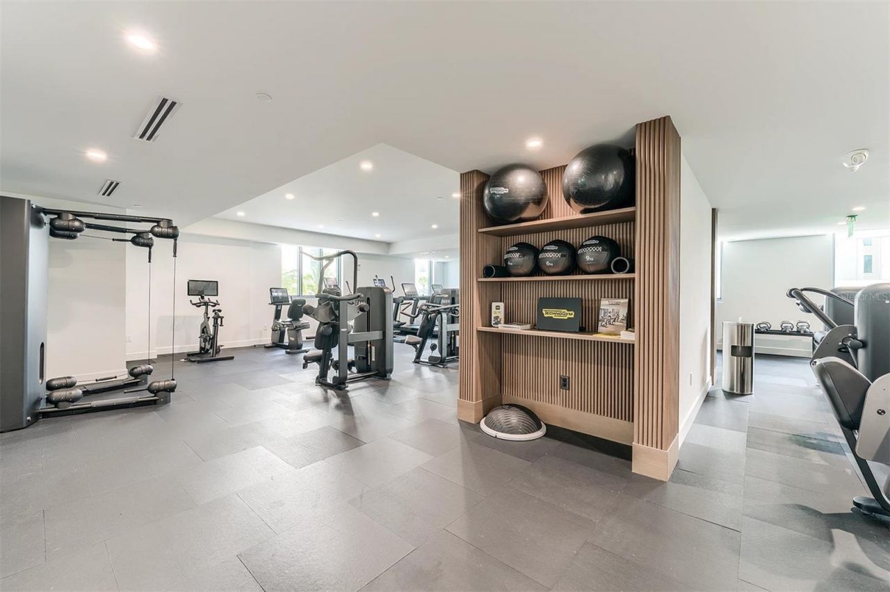 325 Golden Gate Point, Unit 1002, Sarasota, FL 34236 Photo