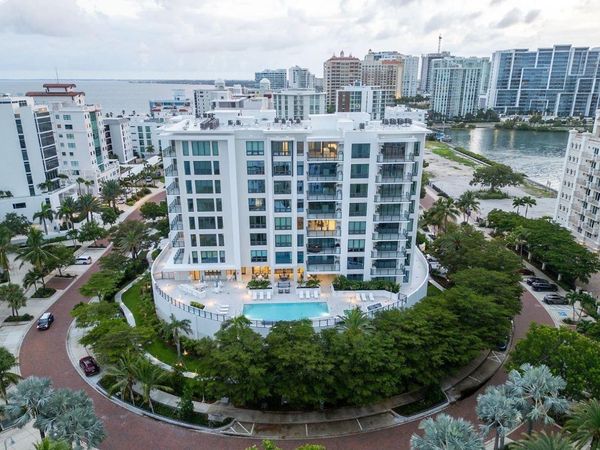 325 GOLDEN GATE POINT, Unit 604, SARASOTA, FL 34236