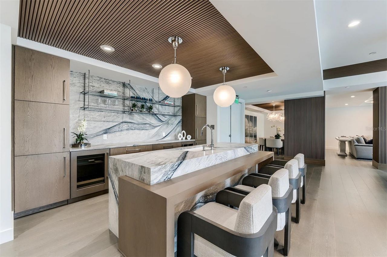 325 Golden Gate Point, Unit 604, Sarasota, FL 34236 Photo