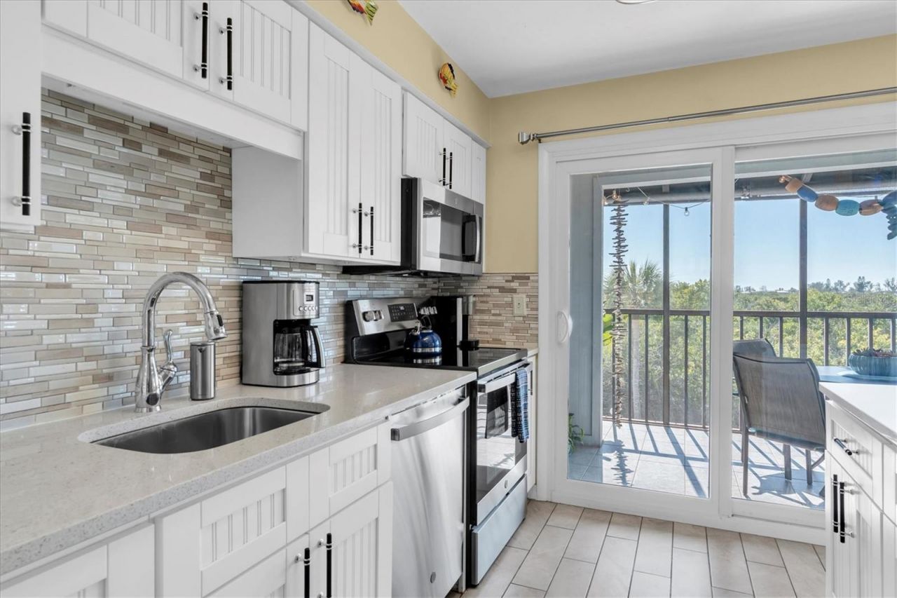 3601 E Bay Drive, Unit 206, Holmes Beach, FL 34217 Photo