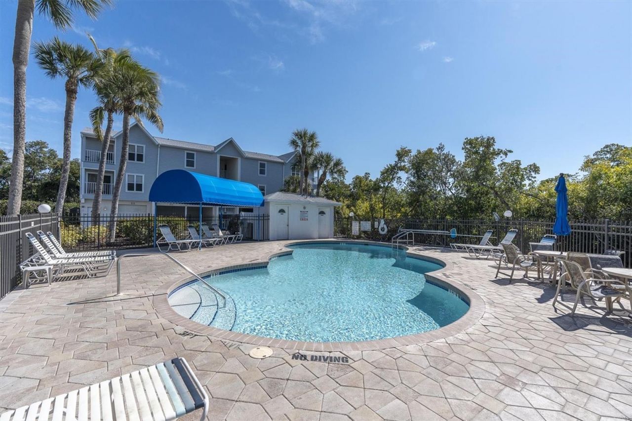 3601 E Bay Drive, Unit 206, Holmes Beach, FL 34217 Photo