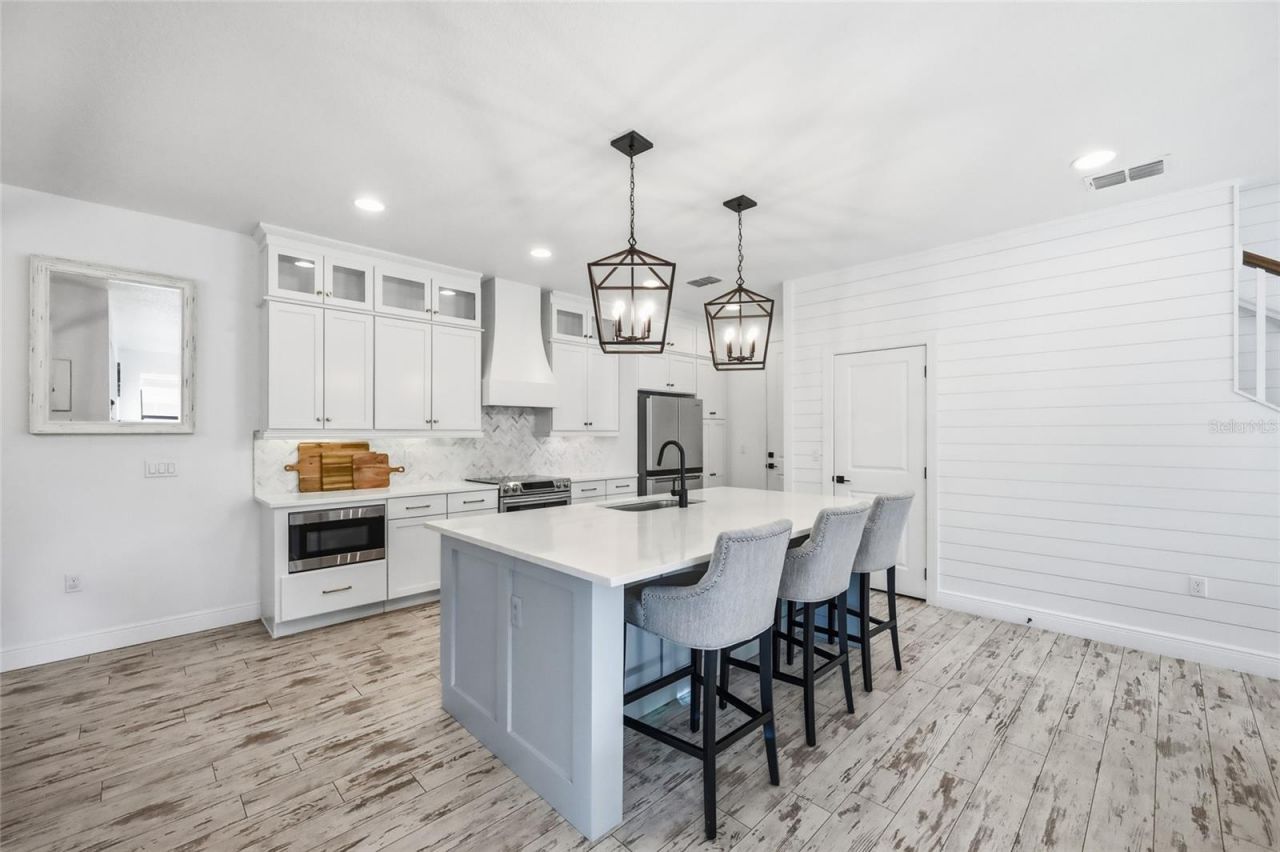 1033 Wilks Avenue, Orlando, FL 32809 Photo