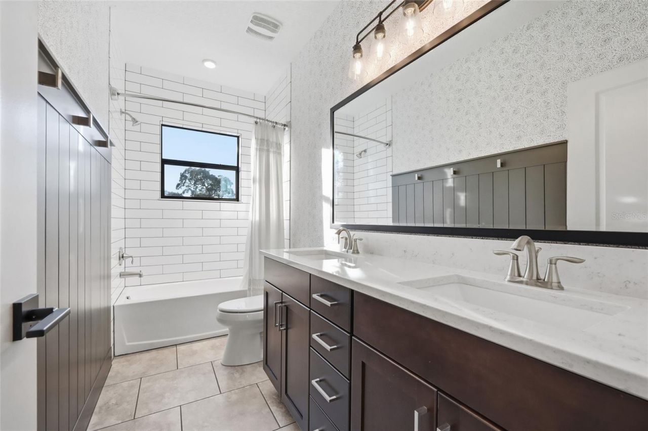 1033 Wilks Avenue, Orlando, FL 32809 Photo