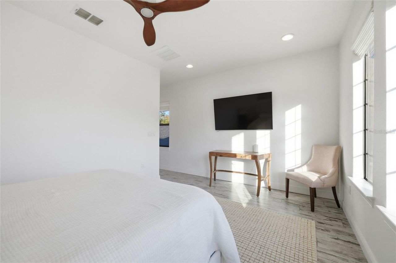 1033 Wilks Avenue, Orlando, FL 32809 Photo