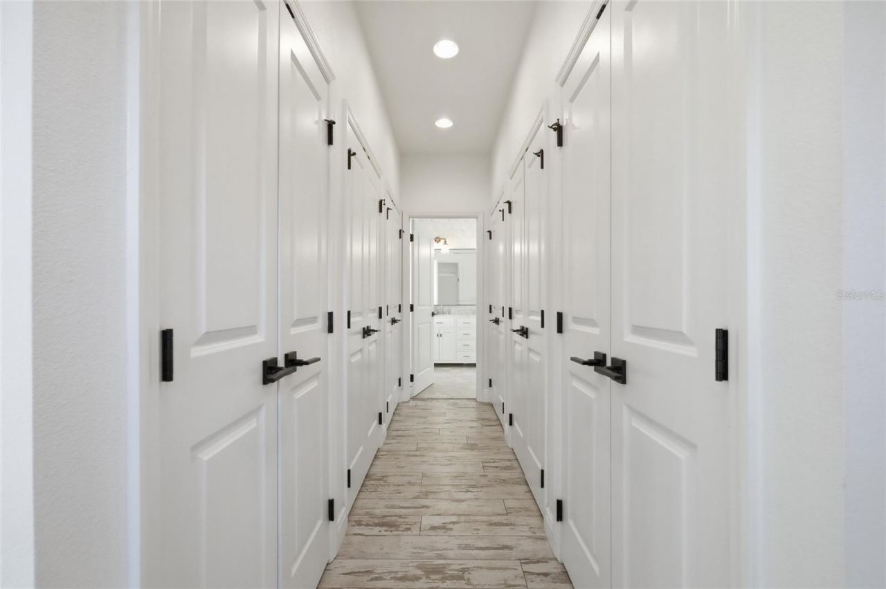 1033 Wilks Avenue, Orlando, FL 32809 Photo