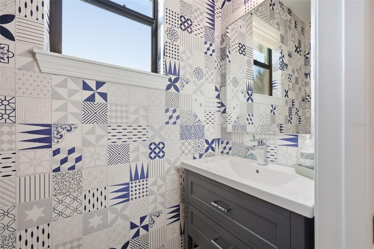 1033 Wilks Avenue, Orlando, FL 32809 Photo