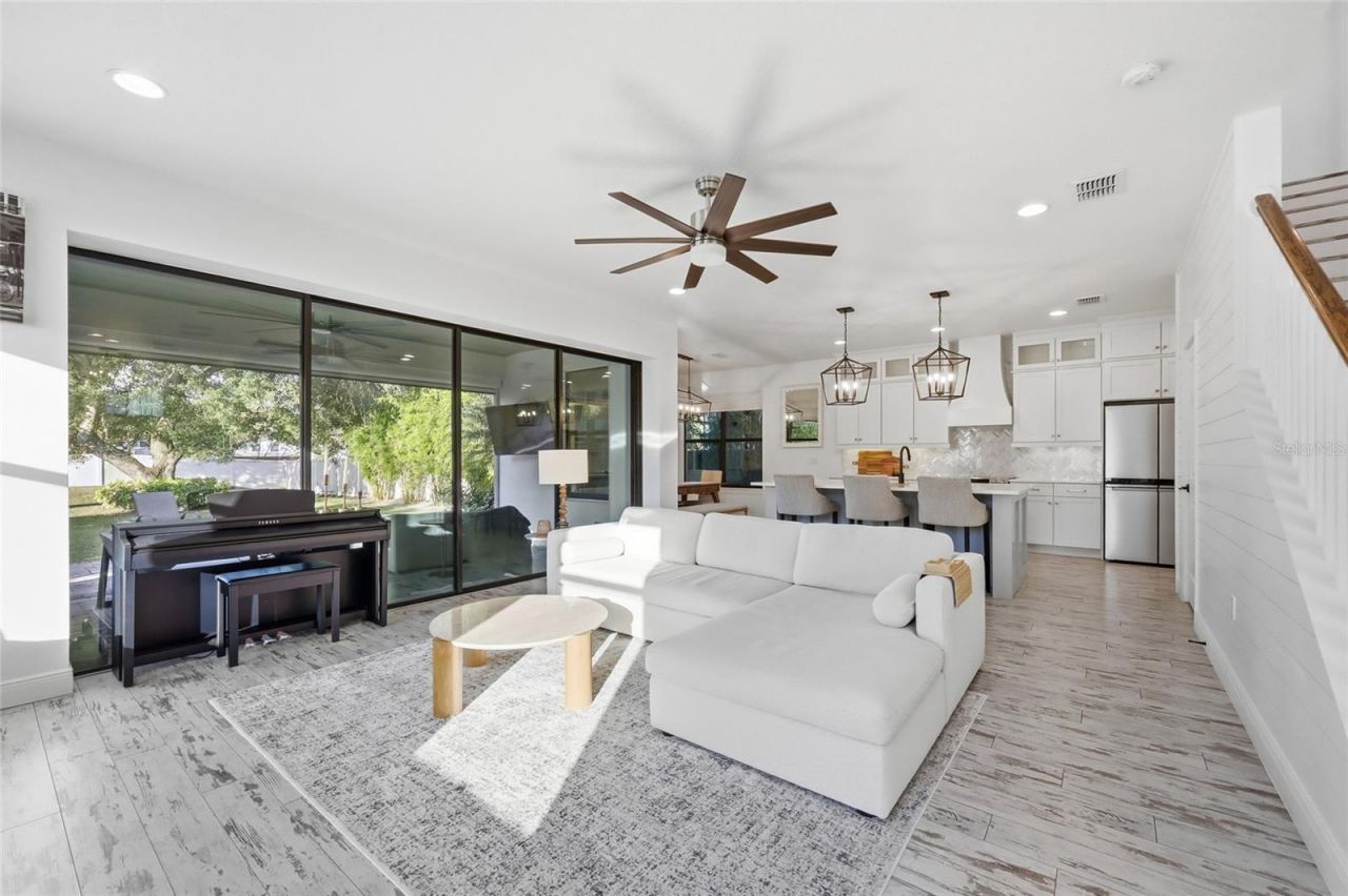 1033 Wilks Avenue, Orlando, FL 32809 Photo