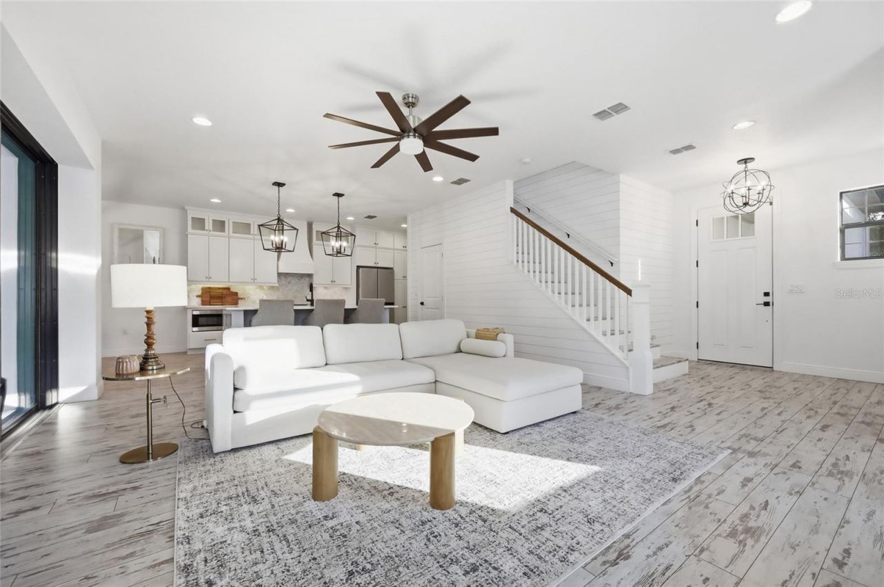 1033 Wilks Avenue, Orlando, FL 32809 Photo