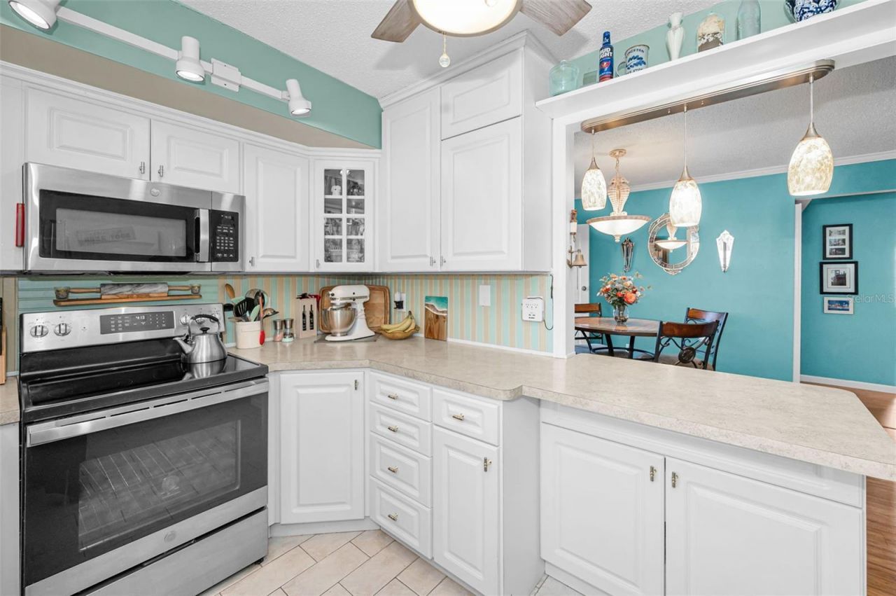 3958 37th Street S, Unit 28, Saint Petersburg, FL 33711 Photo