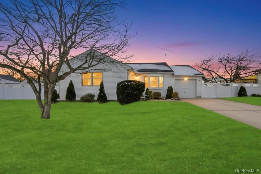 4 Adams Street, Hicksville, NY 11801 Main Photo