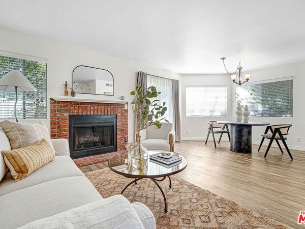 1890 Rory Lane, Unit 2, Simi Valley, CA 93063
