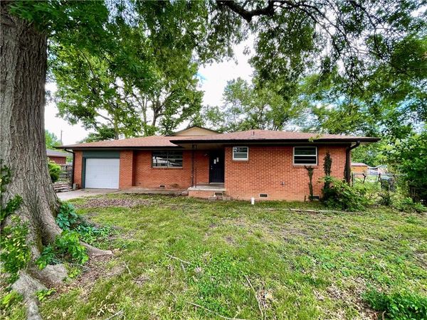 1714 Horseshoe Drive, Springdale, AR 72762