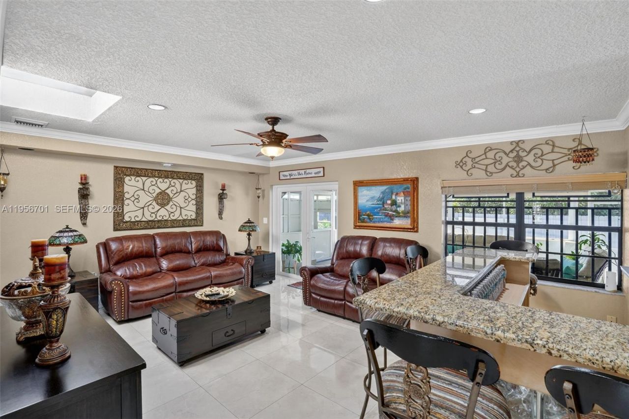 9410 SW 42nd St, Miami, FL 33165 Photo