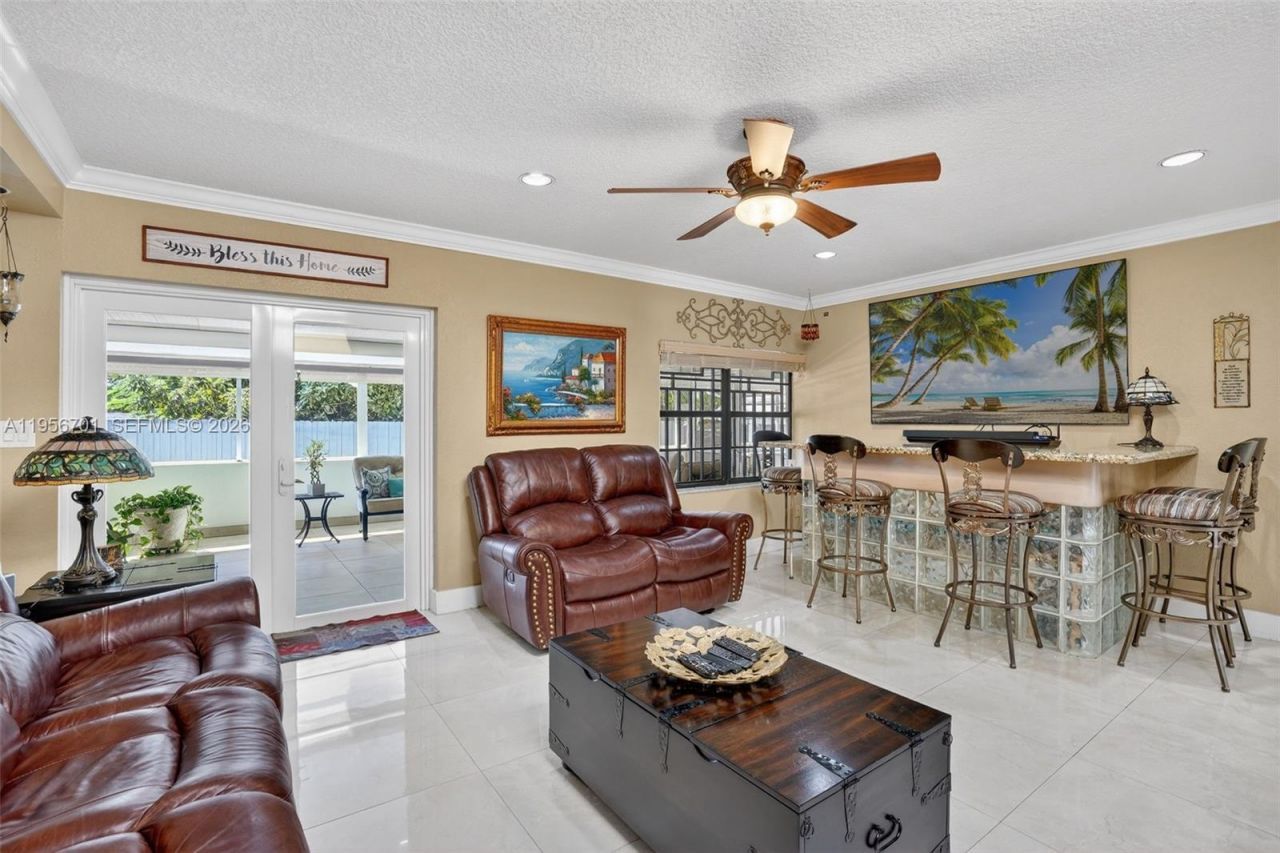 9410 SW 42nd St, Miami, FL 33165 Photo