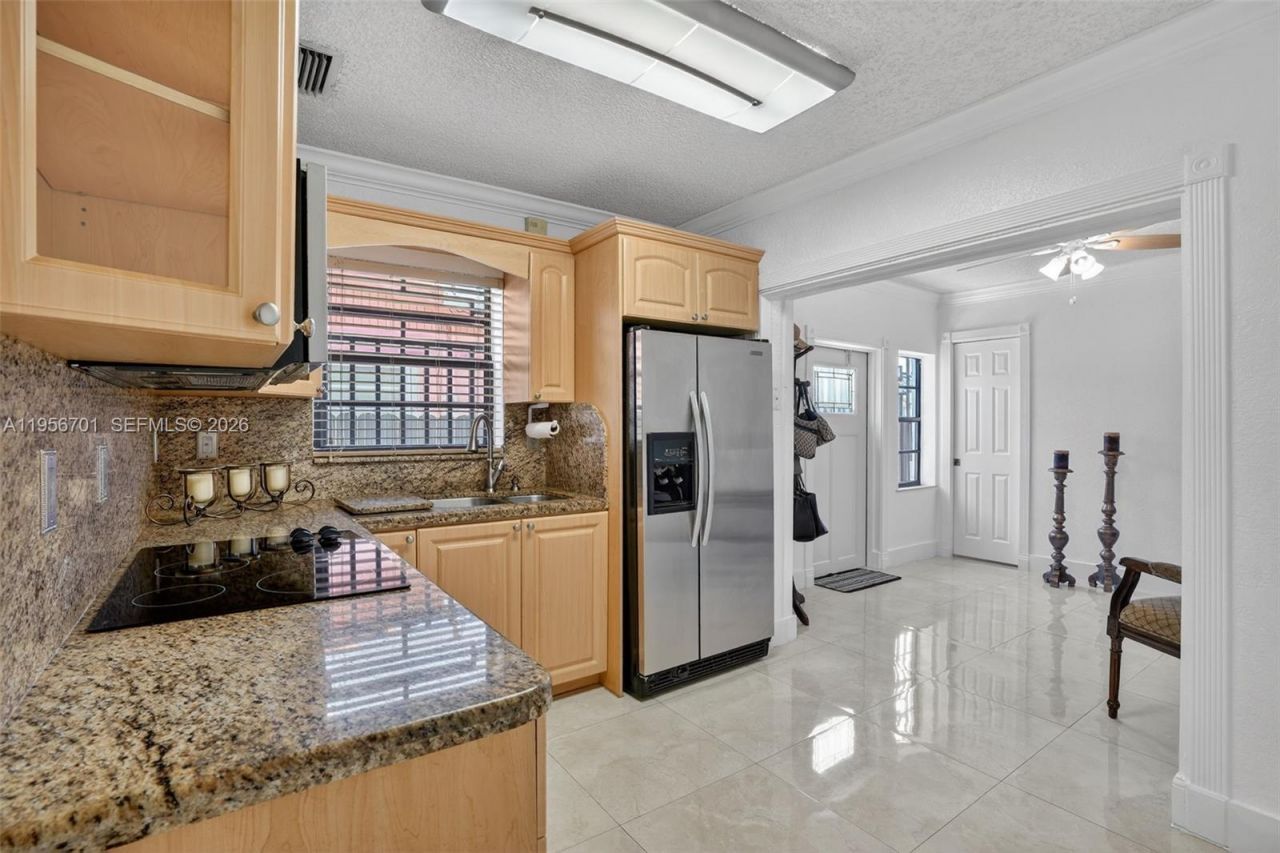 9410 SW 42nd St, Miami, FL 33165 Photo