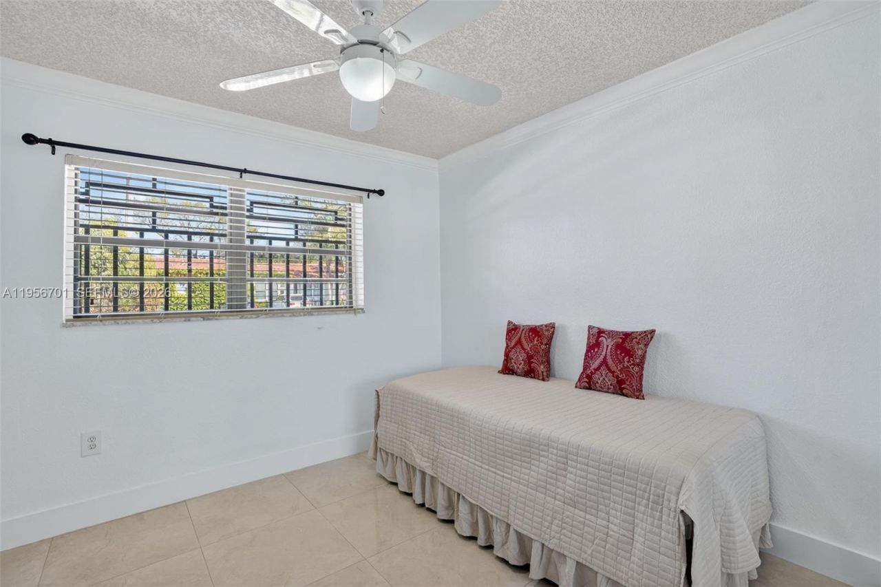 9410 SW 42nd St, Miami, FL 33165 Photo