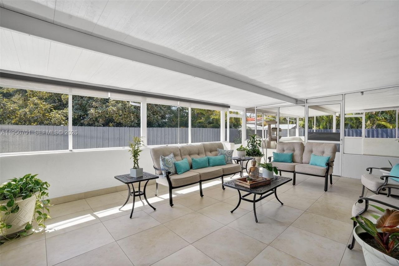 9410 SW 42nd St, Miami, FL 33165 Photo