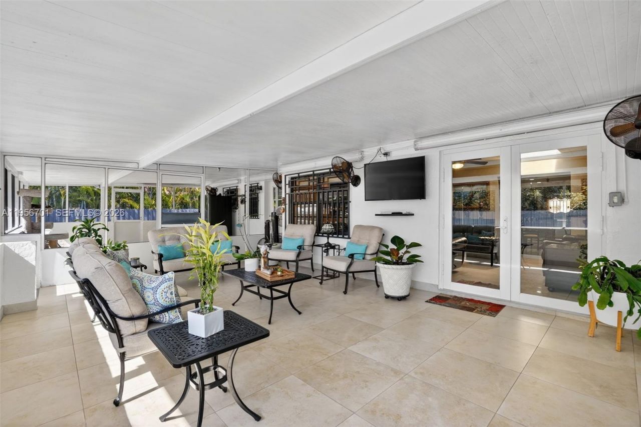 9410 SW 42nd St, Miami, FL 33165 Photo