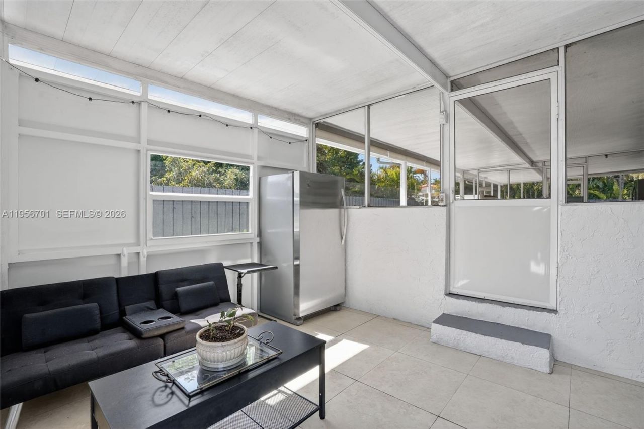 9410 SW 42nd St, Miami, FL 33165 Photo