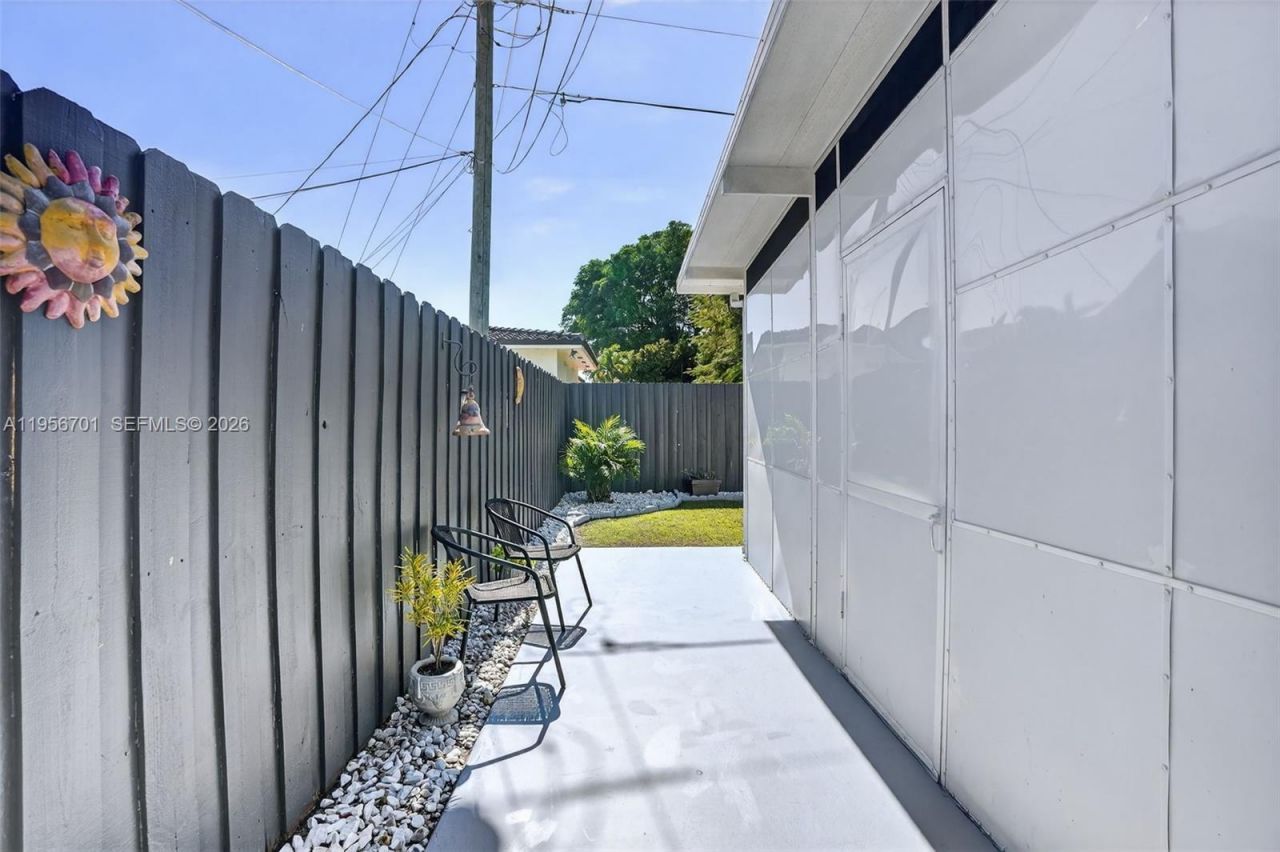 9410 SW 42nd St, Miami, FL 33165 Photo