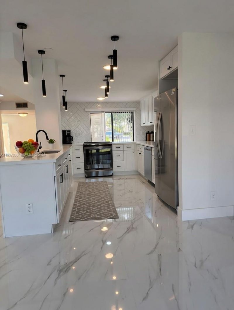 9719 N New River Canal Rd, Unit 308, Plantation, FL 33324 Photo