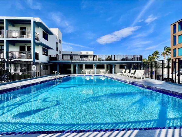 322 Harding St, Unit B203, Hollywood, FL 33019