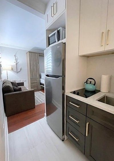 322 Harding St, Unit B203, Hollywood, FL 33019 Photo